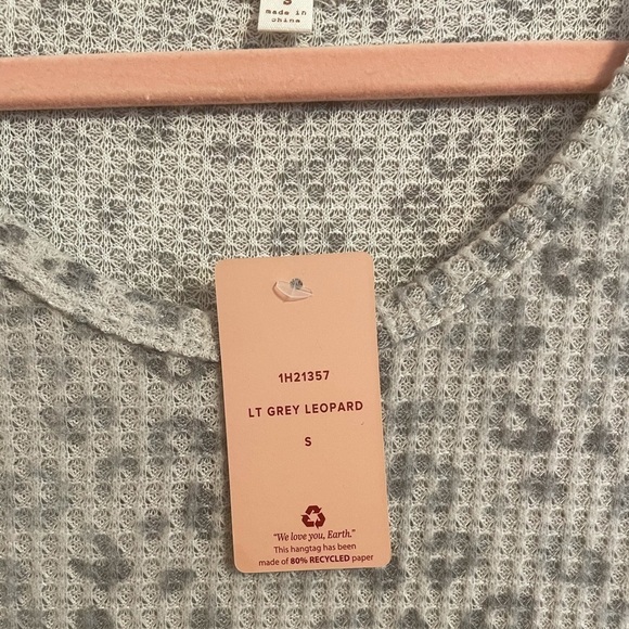 cozie by Pink Rose Light Grey Leopard Print Top - Picture 10 of 10